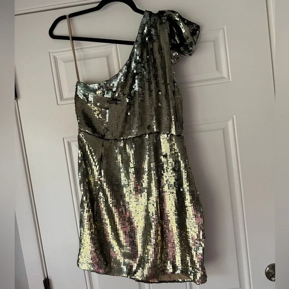 NWT‎ ANTHROPOLOGIE Maeve Gold size 12p 12 petite One Shoulder Sequin Mini Dress - Picture 4 of 6